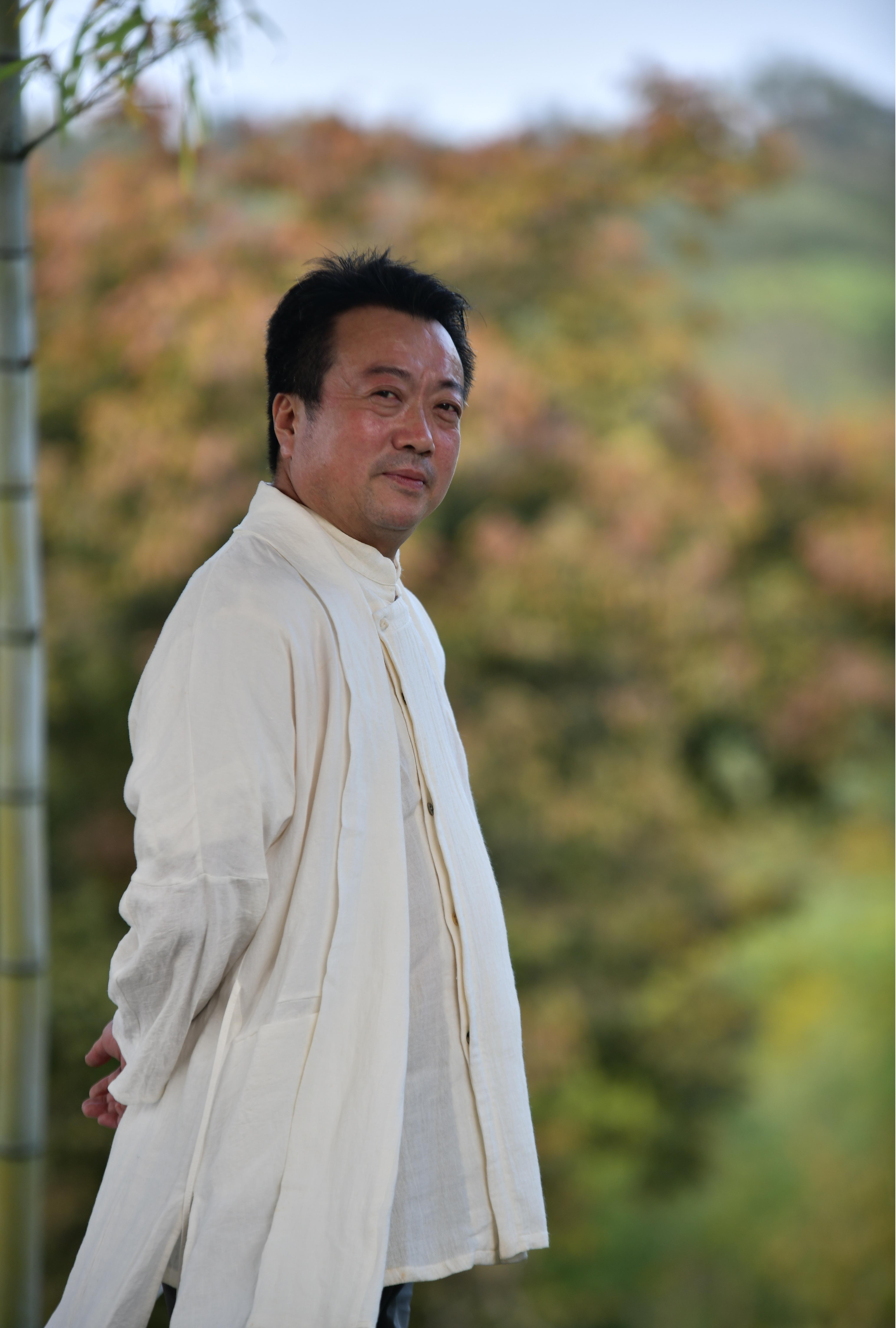 杜彦龙（副主席）(图1)